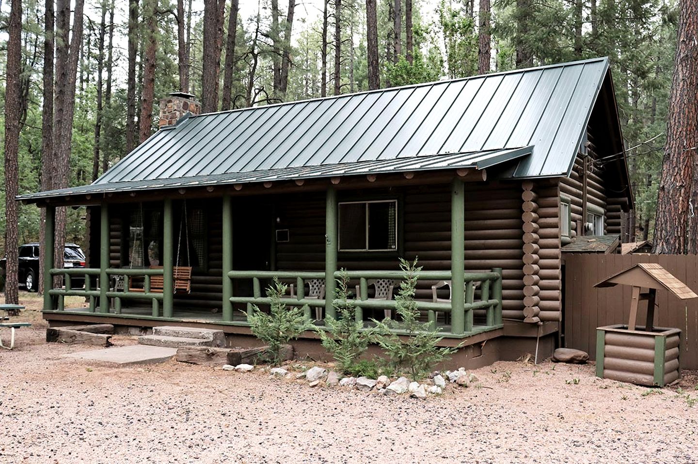 Pet Friendly Log Cabin Nestled under the Forested High Country of the Mogollon Rim in Central Arizona