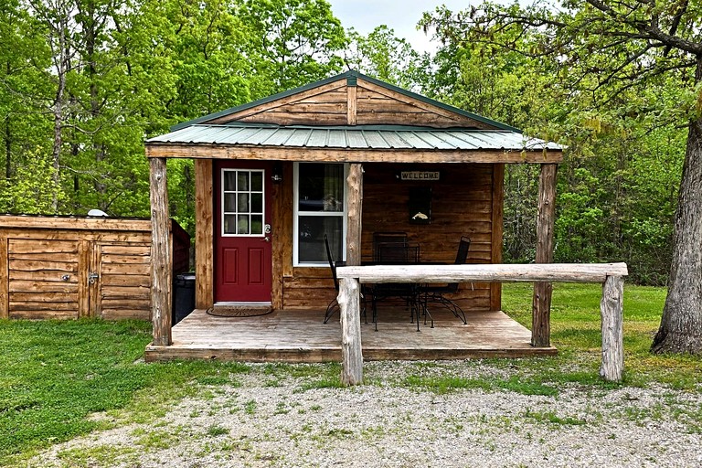 Cabins (United States of America, Lebanon, Missouri)