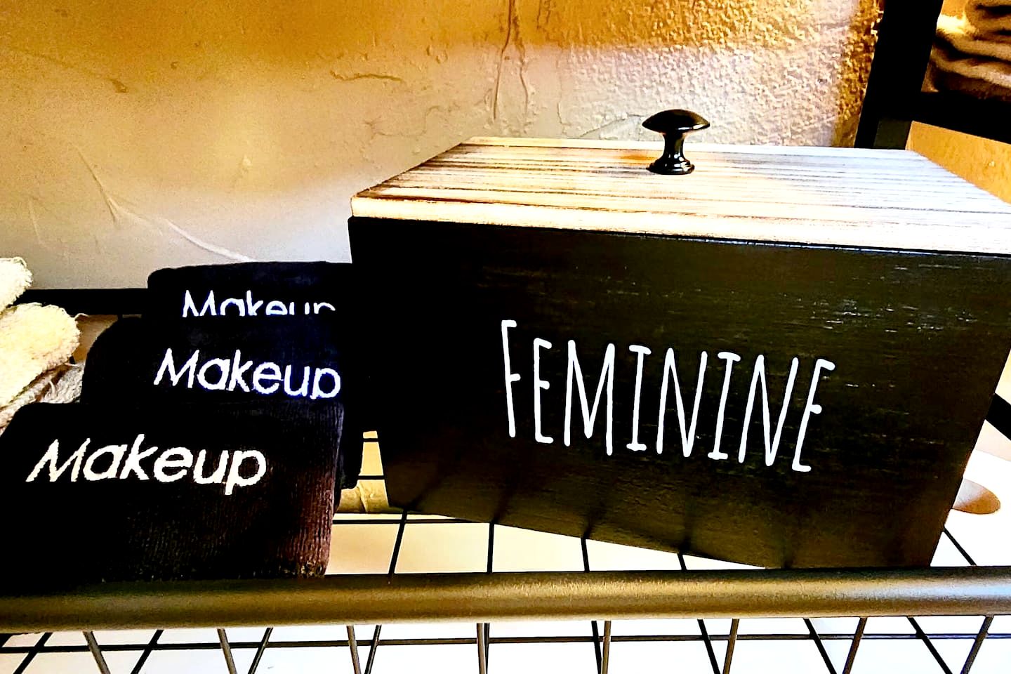 Rustic-Modern Woodland Cabin with Fire Pit Near Bennett Spring – Lebanon, Missouri