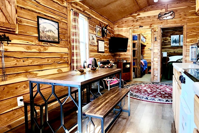 Cabins (United States of America, Lebanon, Missouri)