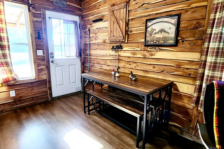 Cabins (United States of America, Lebanon, Missouri)