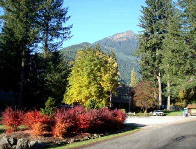 Cabins (Snowline, Washington, United States)