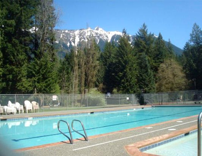 Cabins (Snowline, Washington, United States)