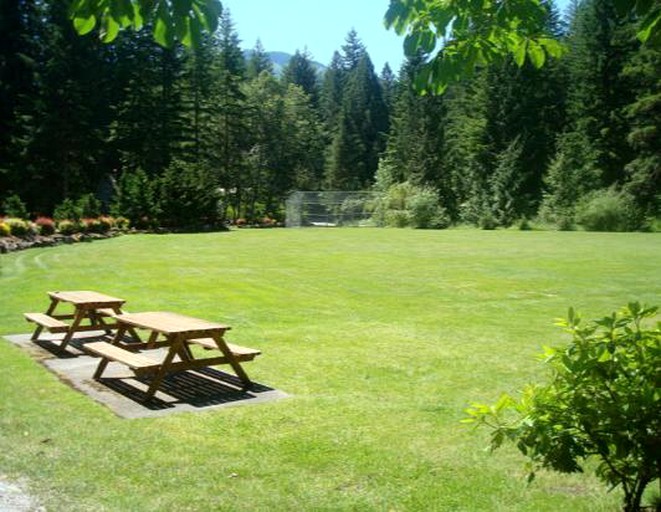 Cabins (Snowline, Washington, United States)