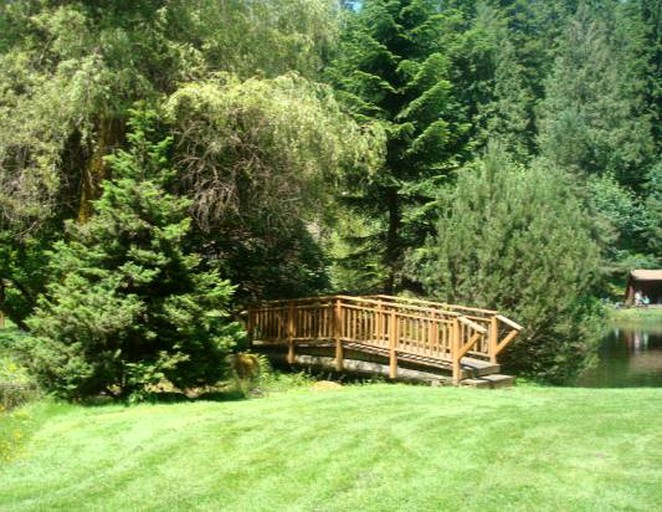 Cabins (Snowline, Washington, United States)