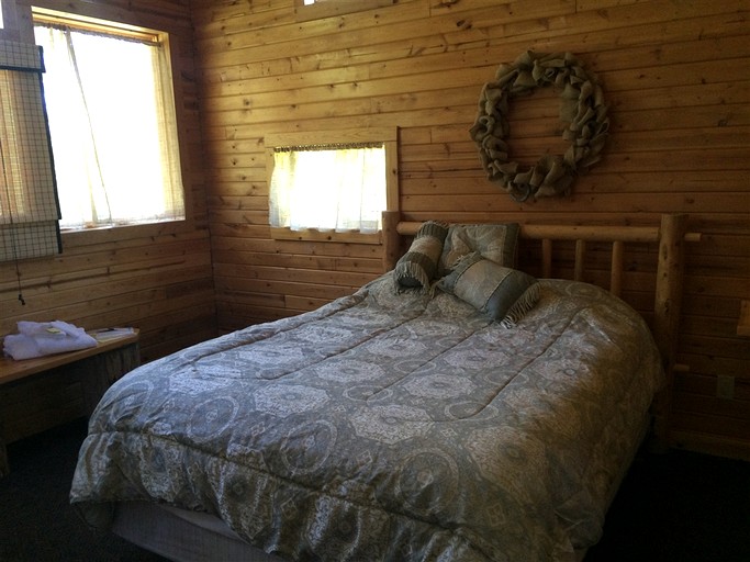 Cabins (United States of America, Hall, Montana)