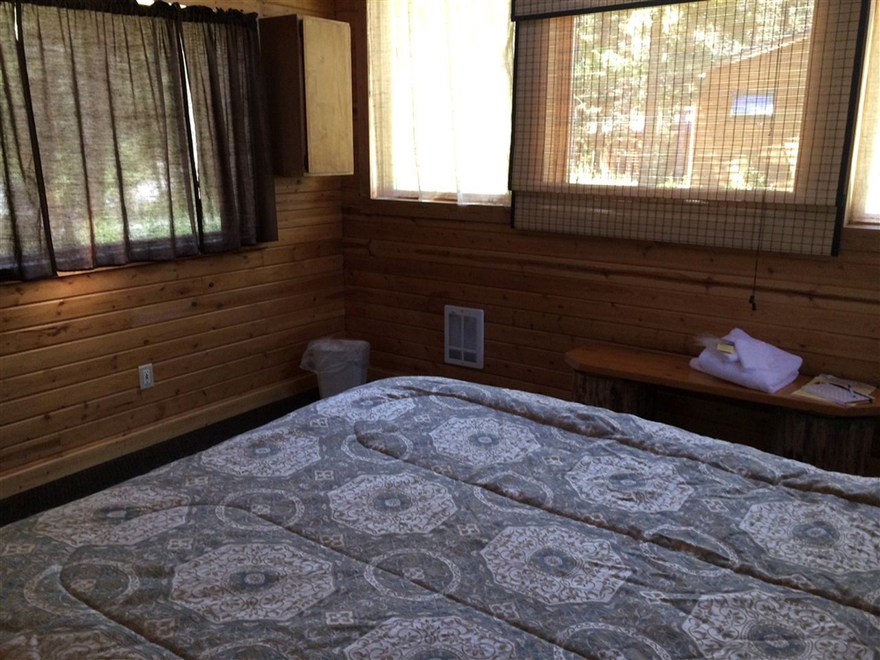 Cozy Couples Cabin Accommodation near Missoula, Montana