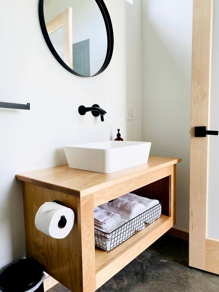 Modern Loft Cabin with Skylights, Paddle Boards & Trail Access in Humboldt, Kansas