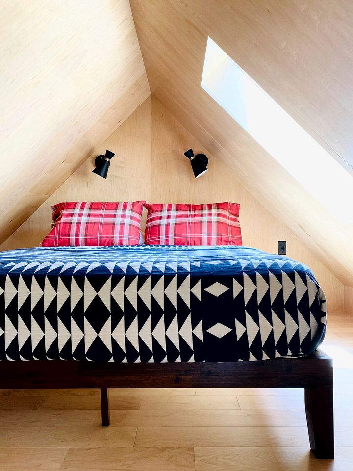 Modern Loft Cabin with Skylights, Paddle Boards & Trail Access in Humboldt, Kansas