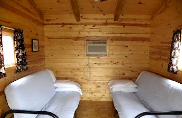 Cabins (United States of America, Sturgis, South Dakota)