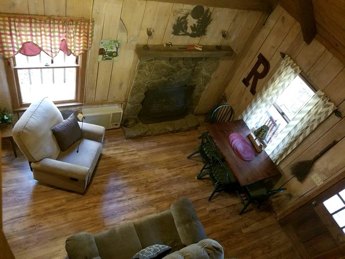 Cabins (United States of America, Lakemont, Georgia)