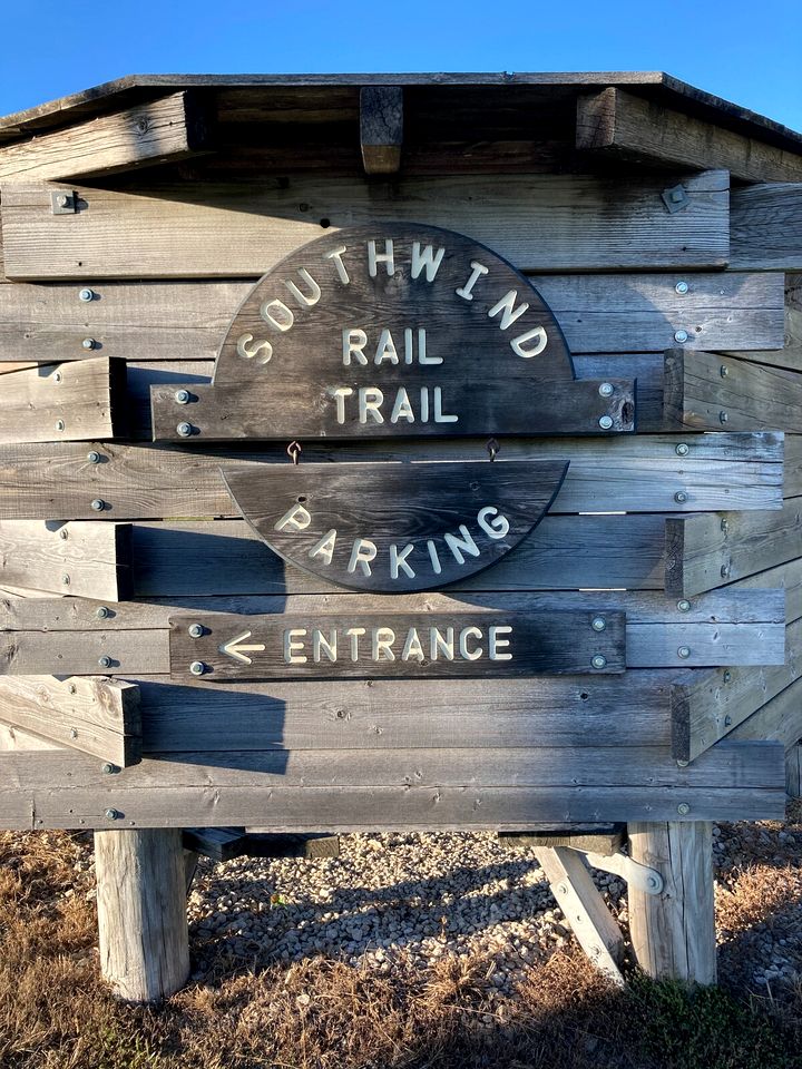 Waterfront Loft Cabin with Stargazing Skylights & Fishing in Humboldt, Kansas