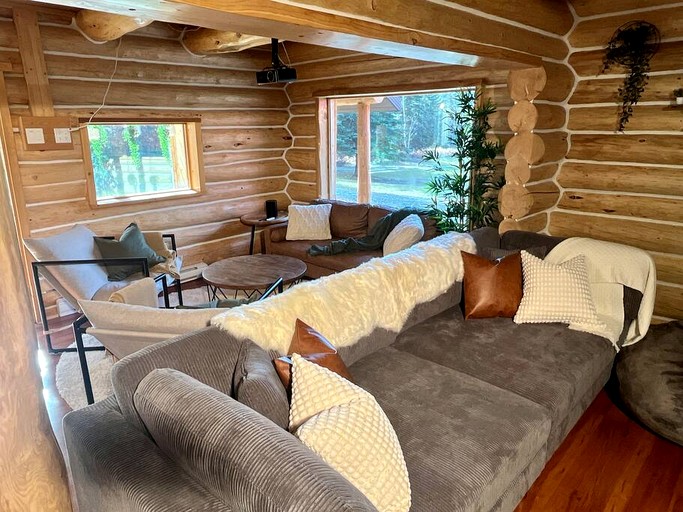 Cabins (Canada, Columbia-Shuswap, British Columbia)