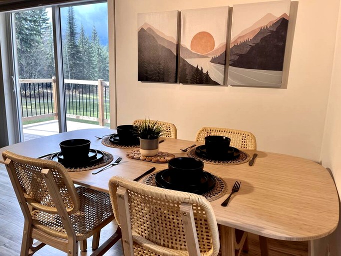 Cabins (Canada, Columbia-Shuswap, British Columbia)