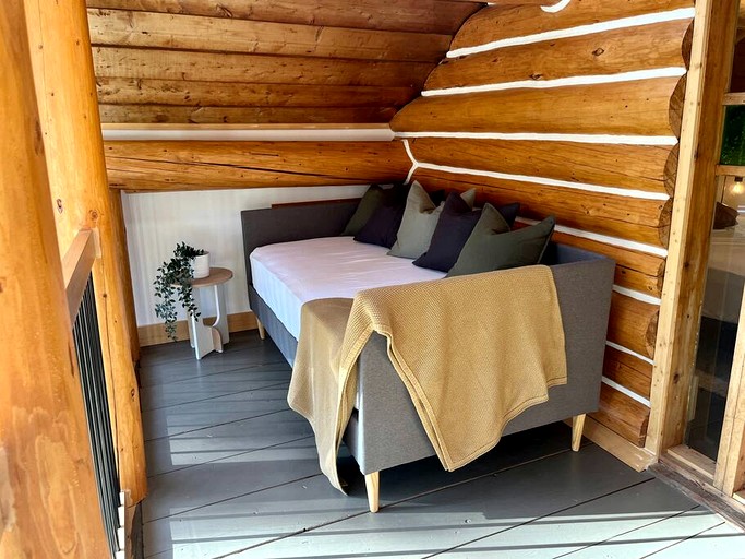 Cabins (Canada, Columbia-Shuswap, British Columbia)
