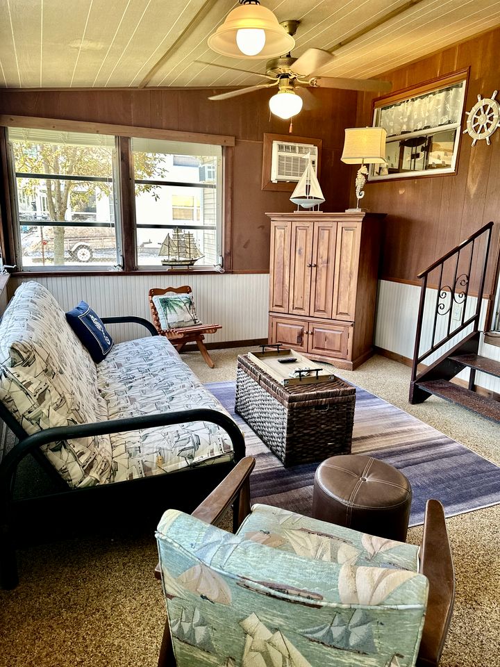 Incredible Cottage with Fantastic Sights in Weeki Wachee, Florida