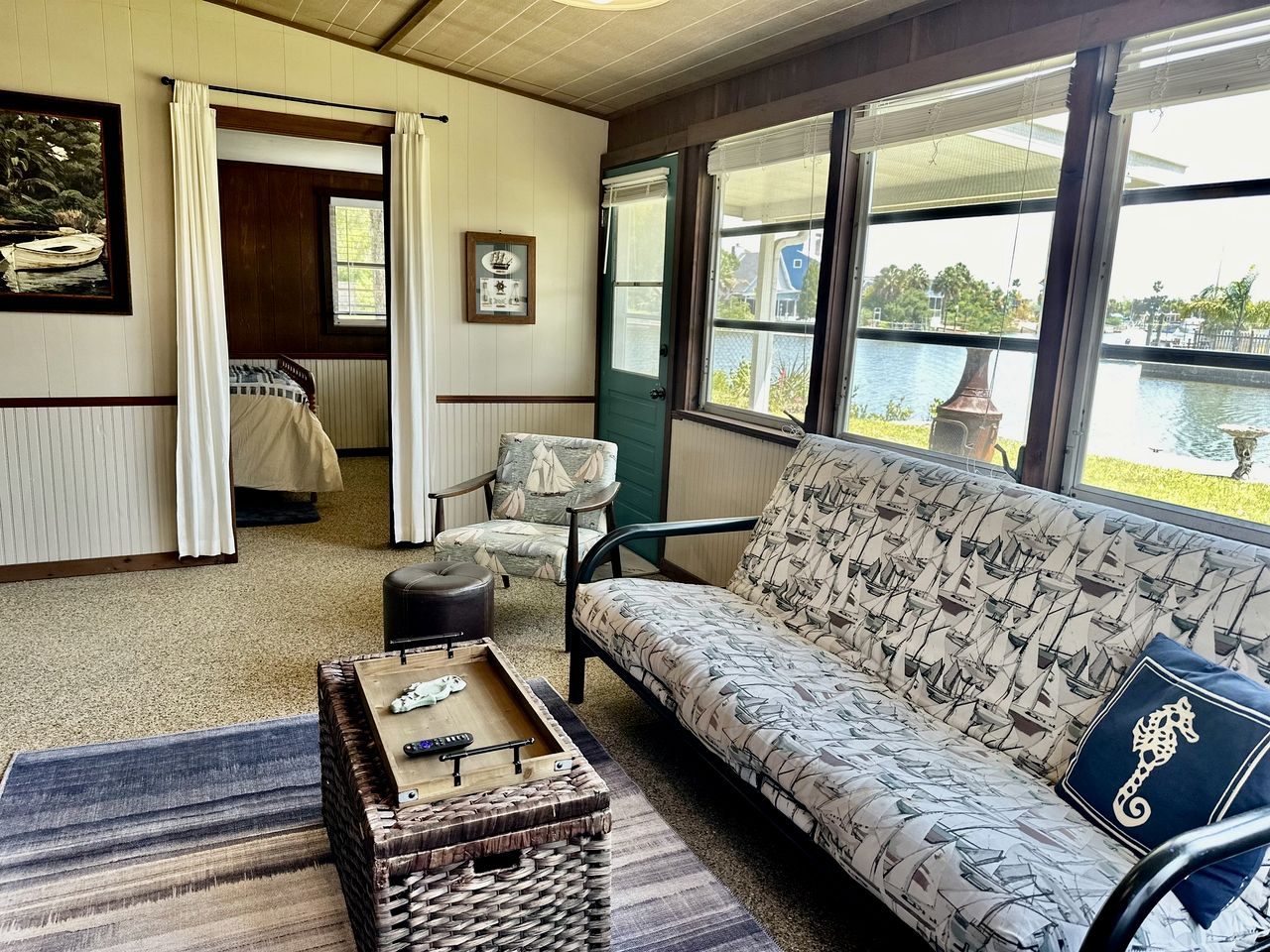 Incredible Cottage with Fantastic Sights in Weeki Wachee, Florida