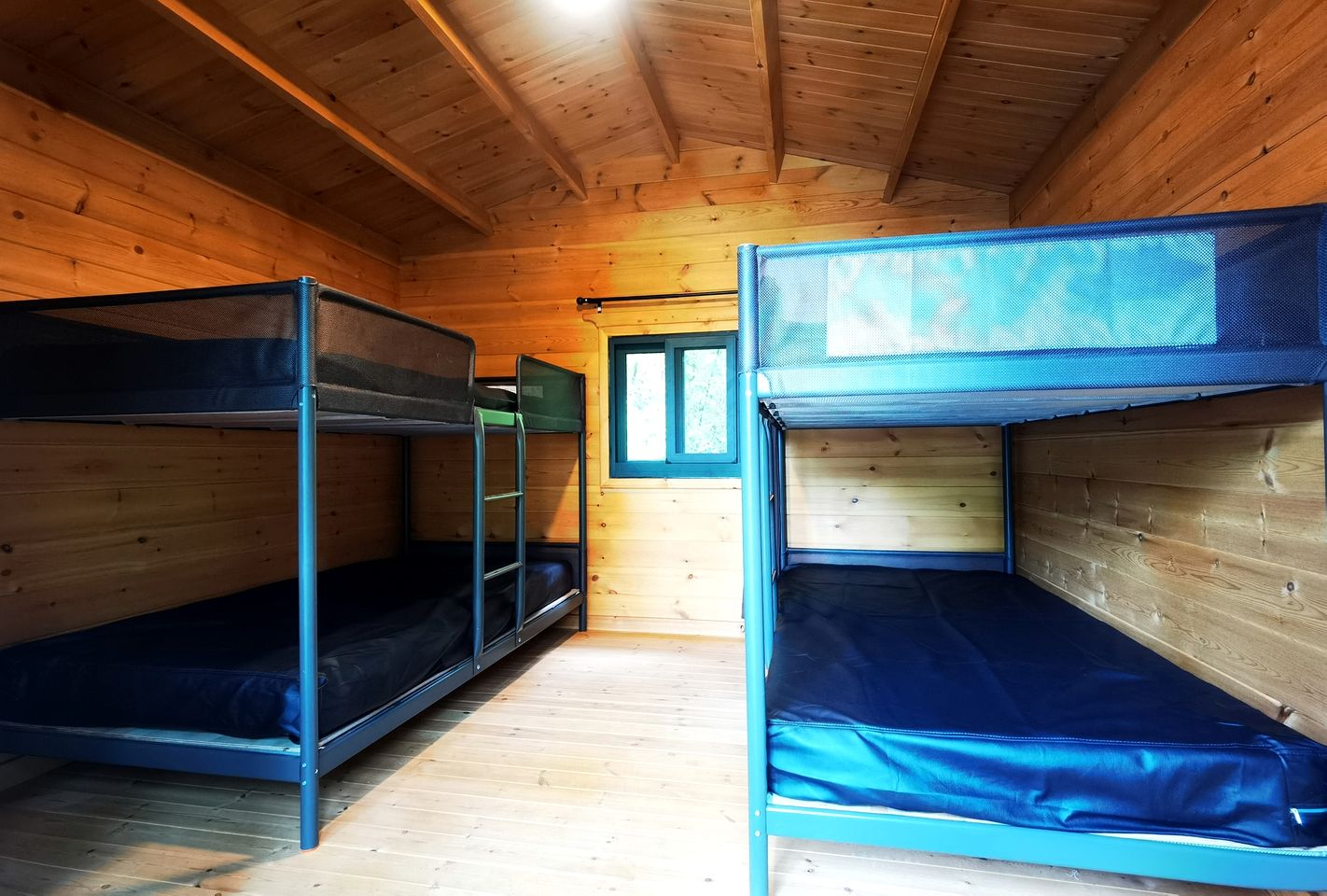 Outstanding Wooden Cabin Close to Great Hiking Trails in Nanaimo, British Columbia