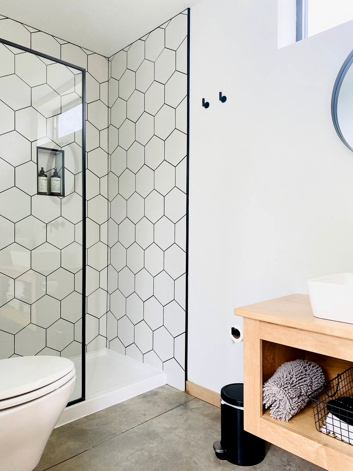 Stylish Quarry Cabin with Skylights, Paddle Boarding & Biking in Humboldt, Kansas