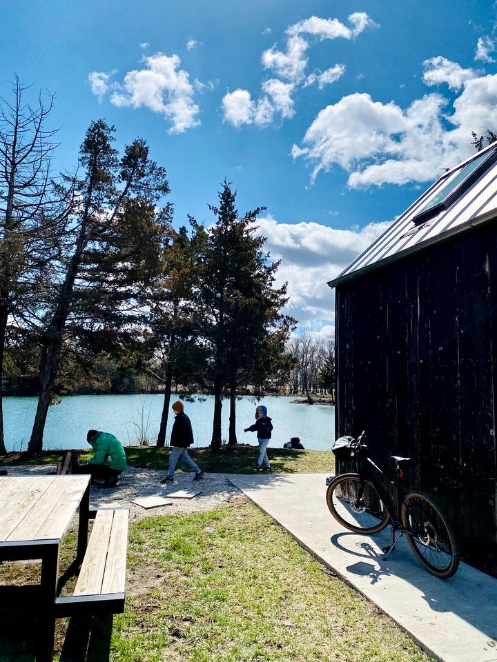 Stylish Quarry Cabin with Skylights, Paddle Boarding & Biking in Humboldt, Kansas