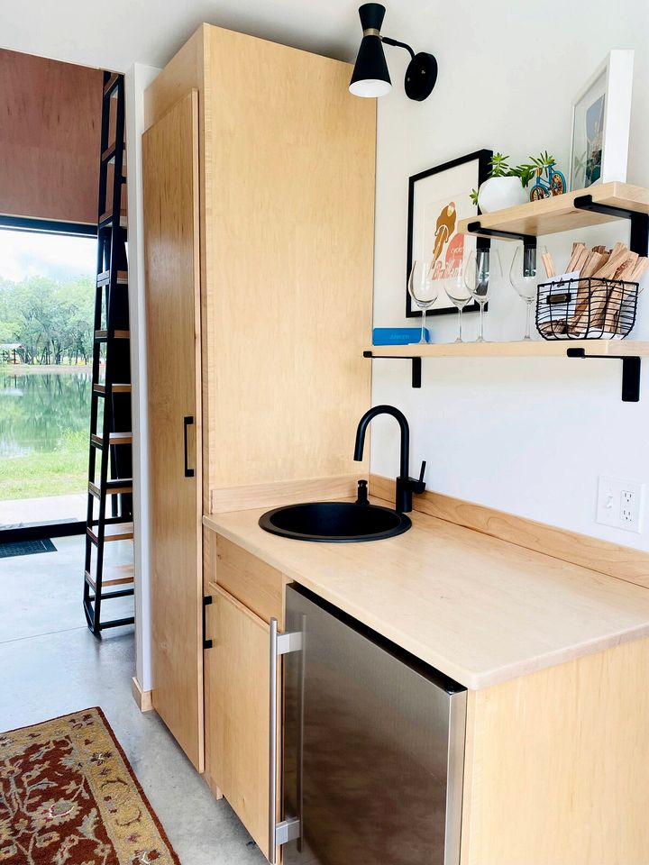 Stylish Quarry Cabin with Skylights, Paddle Boarding & Biking in Humboldt, Kansas