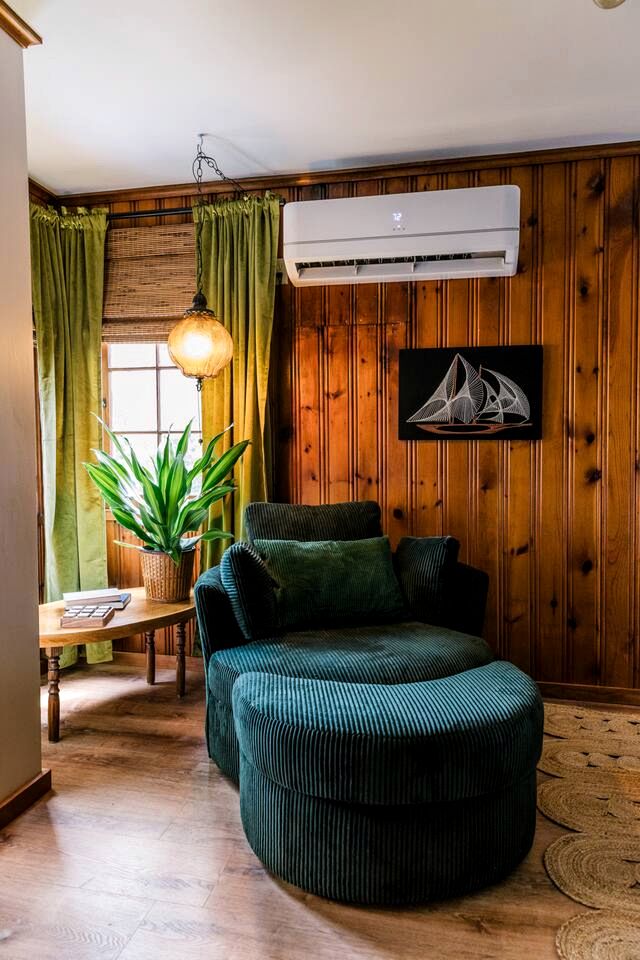 Cozy Cabin with Views of the Mississippi River near Dubuque, Iowa