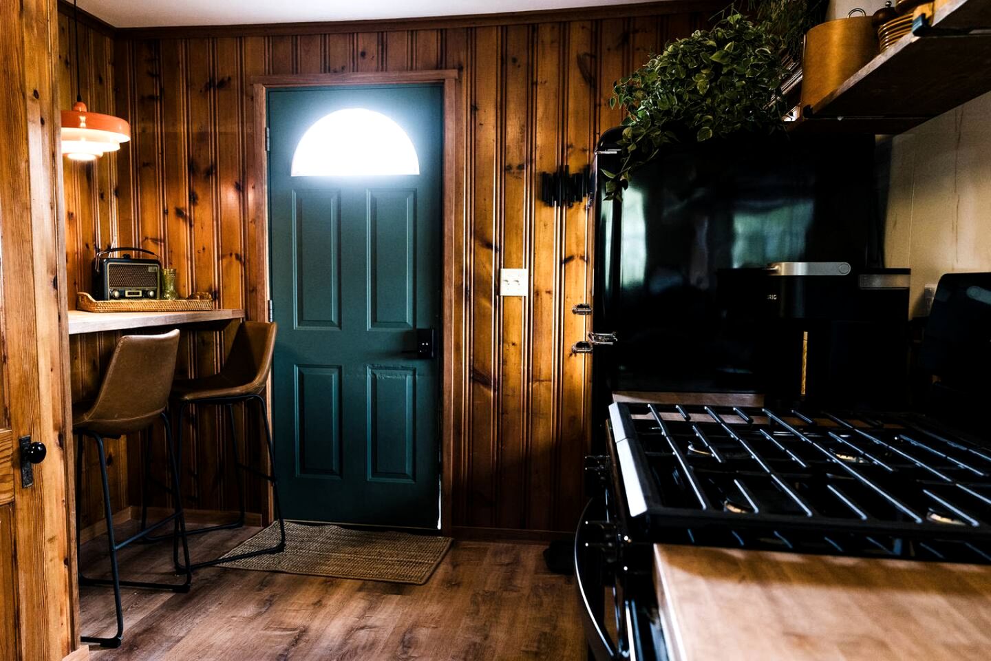 Cozy Cabin with Views of the Mississippi River near Dubuque, Iowa