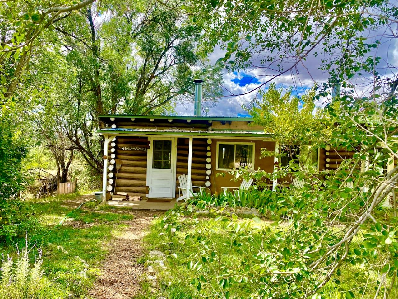 Petite Log Cabin on Organic Farm in New Mexico