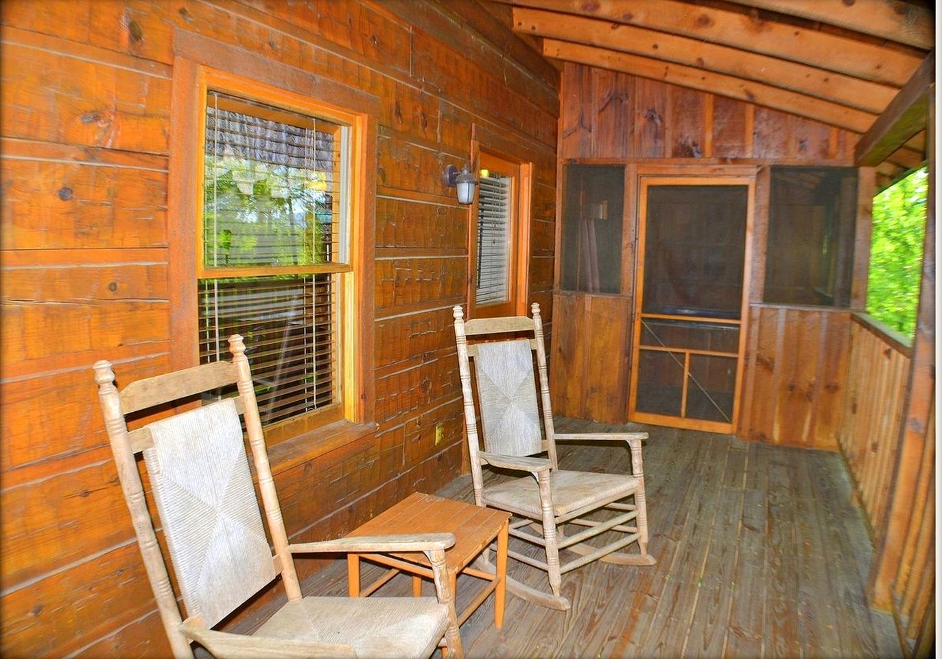 Pet-Friendly Cabin with Jacuzzi Fantastic for Hiking Trails in Pigeon Forge, Tennessee