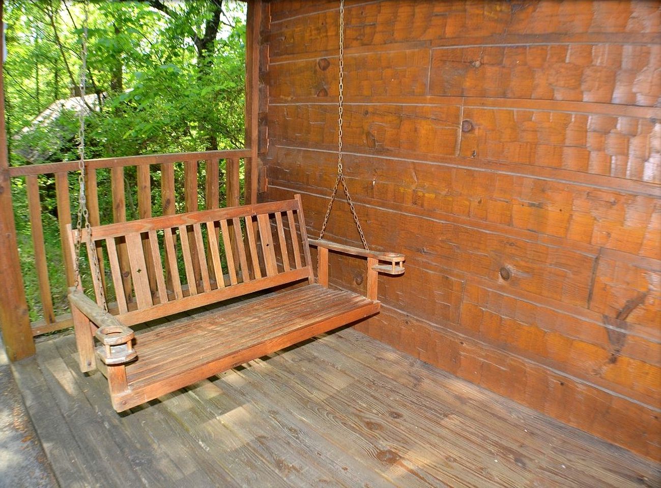 Pet-Friendly Cabin with Jacuzzi Fantastic for Hiking Trails in Pigeon Forge, Tennessee