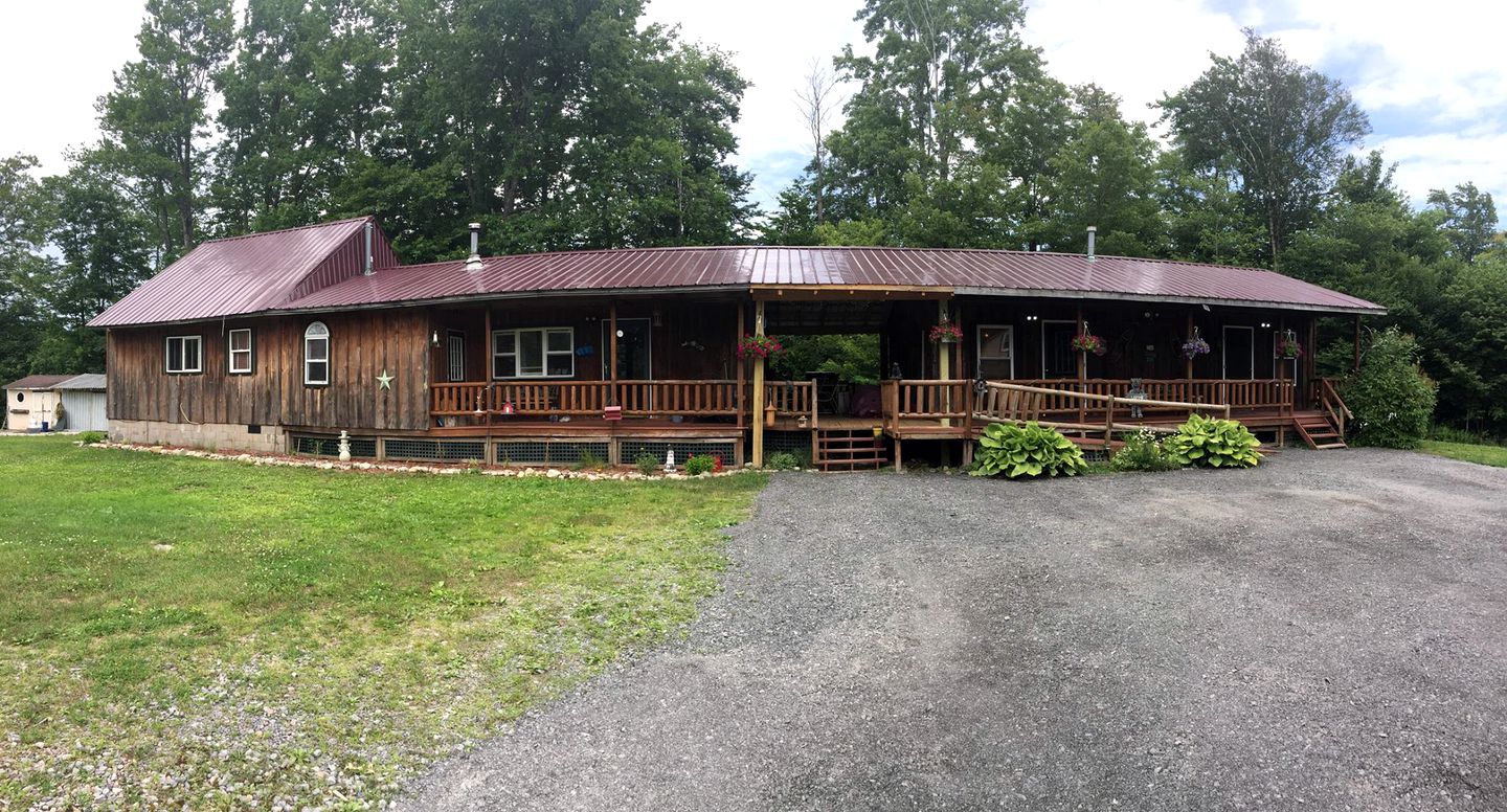 Rustic Cabins for Salmon River Fishing near Syracuse, New York