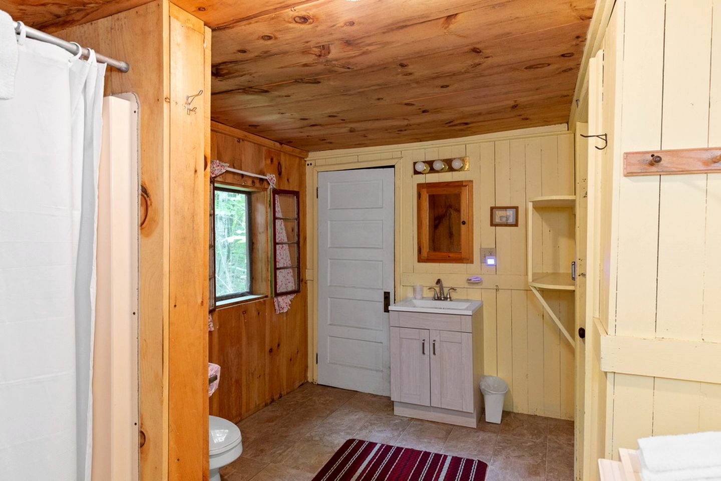 Rustic Cabin in the Woods with Fireplace Ideal for Families near Hanover, New Hampshire