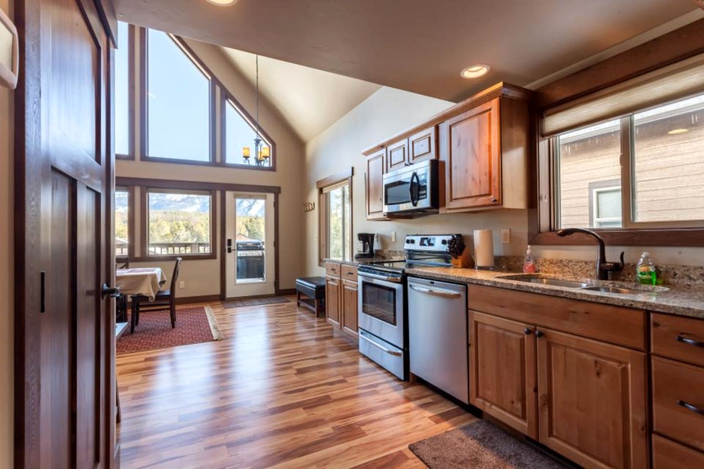 Charming Mountain Cabin for a Family Getaway near Lake McDonald, Montana