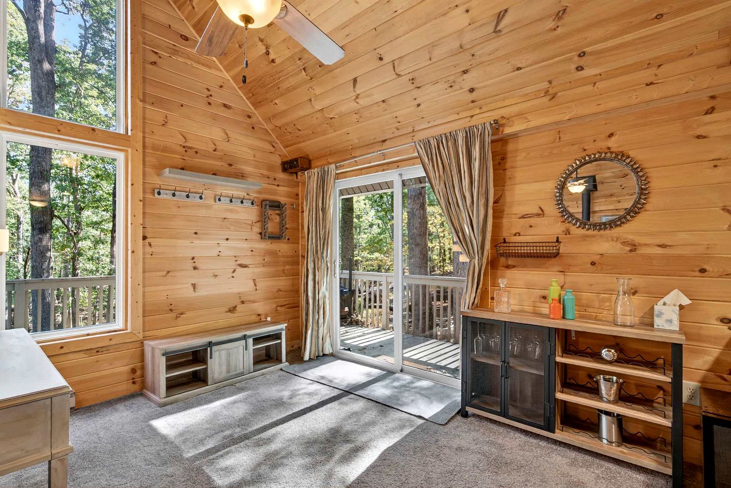Charming Mountain Cabin with Hot Tub, Fire Pit & Resort Access Near Hedgesville, WV