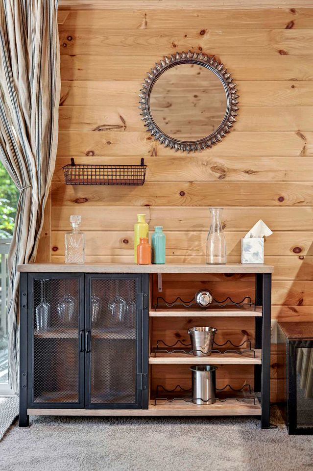 Charming Mountain Cabin with Hot Tub, Fire Pit & Resort Access Near Hedgesville, WV