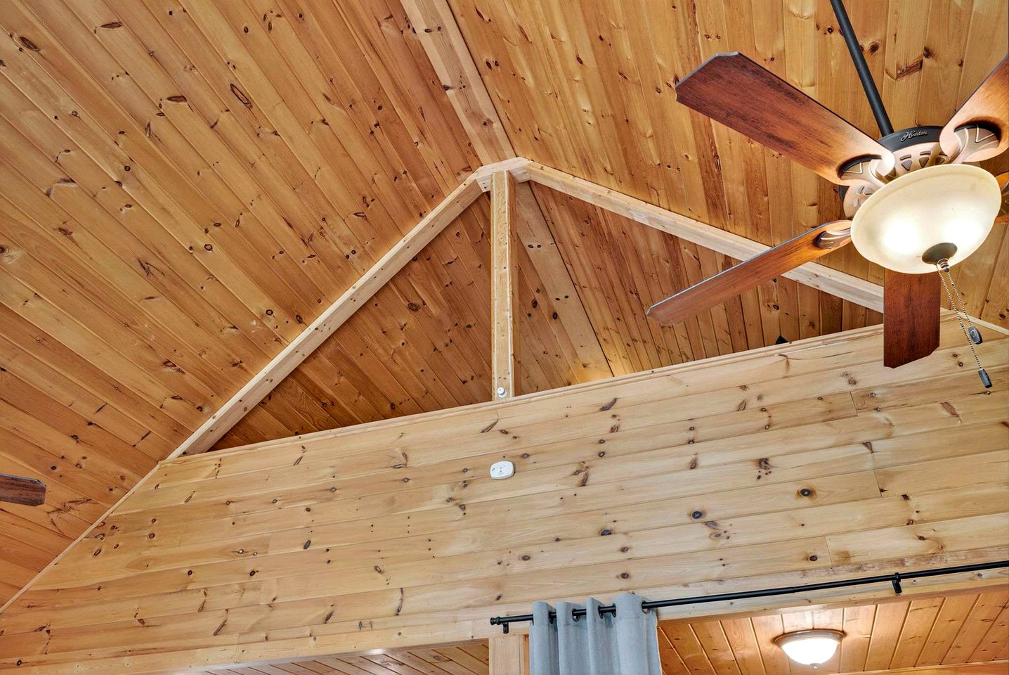 Charming Mountain Cabin with Hot Tub, Fire Pit & Resort Access Near Hedgesville, WV