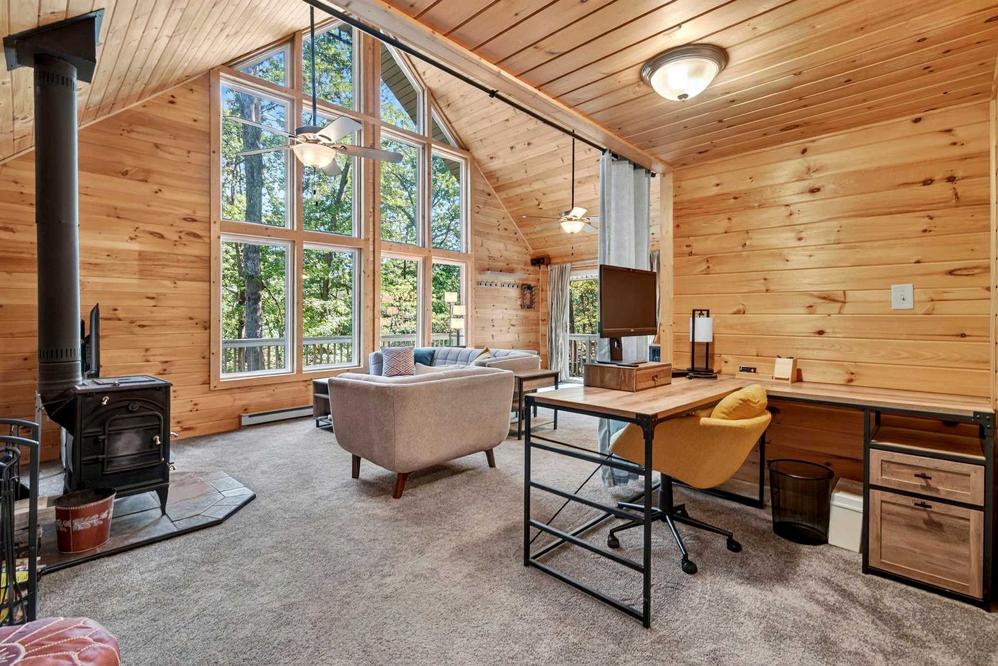 Charming Mountain Cabin with Hot Tub, Fire Pit & Resort Access Near Hedgesville, WV