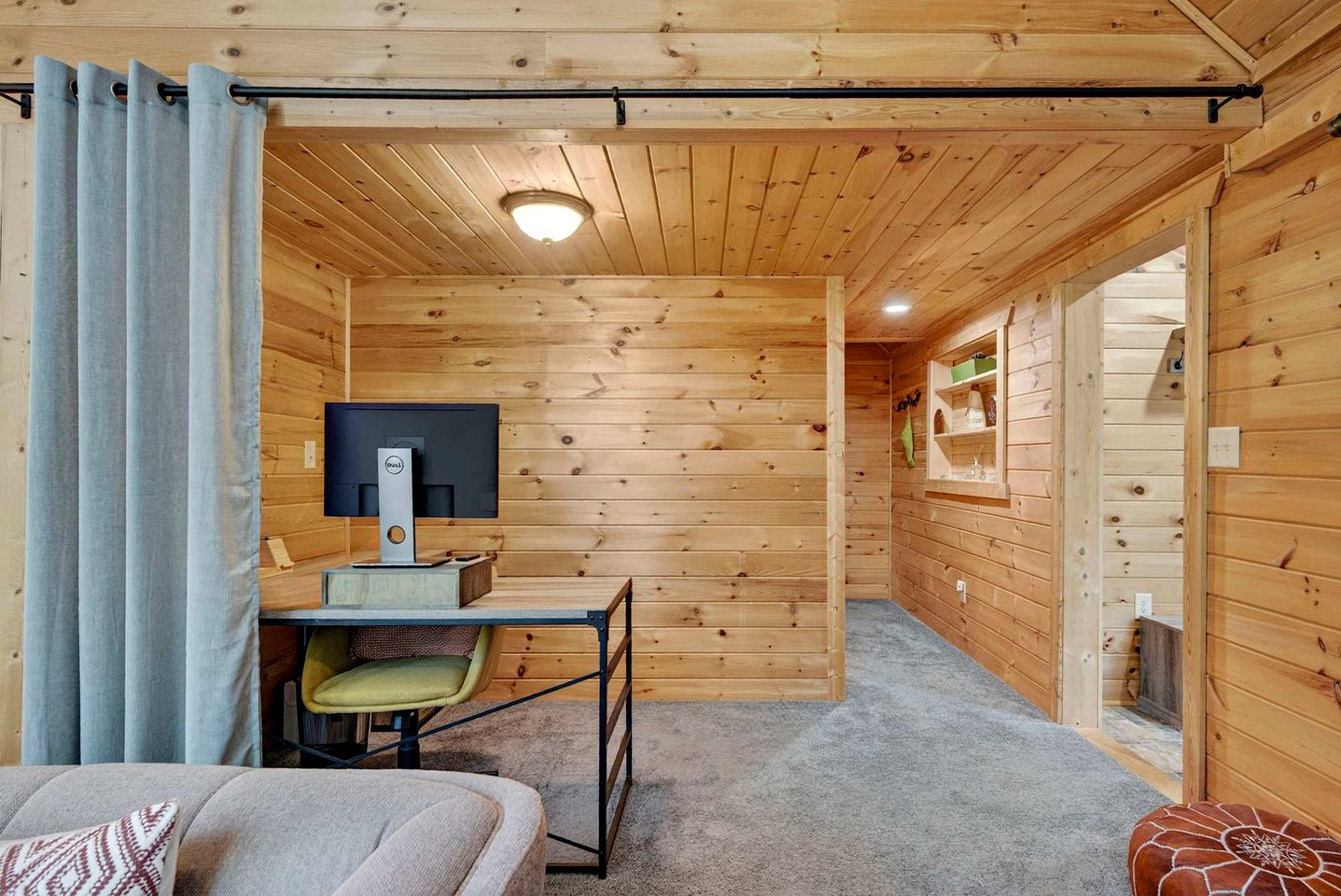 Charming Mountain Cabin with Hot Tub, Fire Pit & Resort Access Near Hedgesville, WV