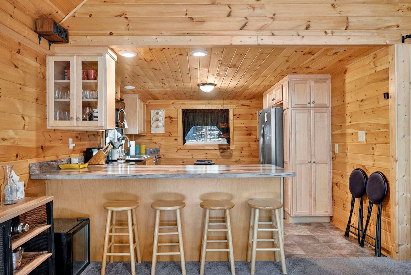 Charming Mountain Cabin with Hot Tub, Fire Pit & Resort Access Near Hedgesville, WV