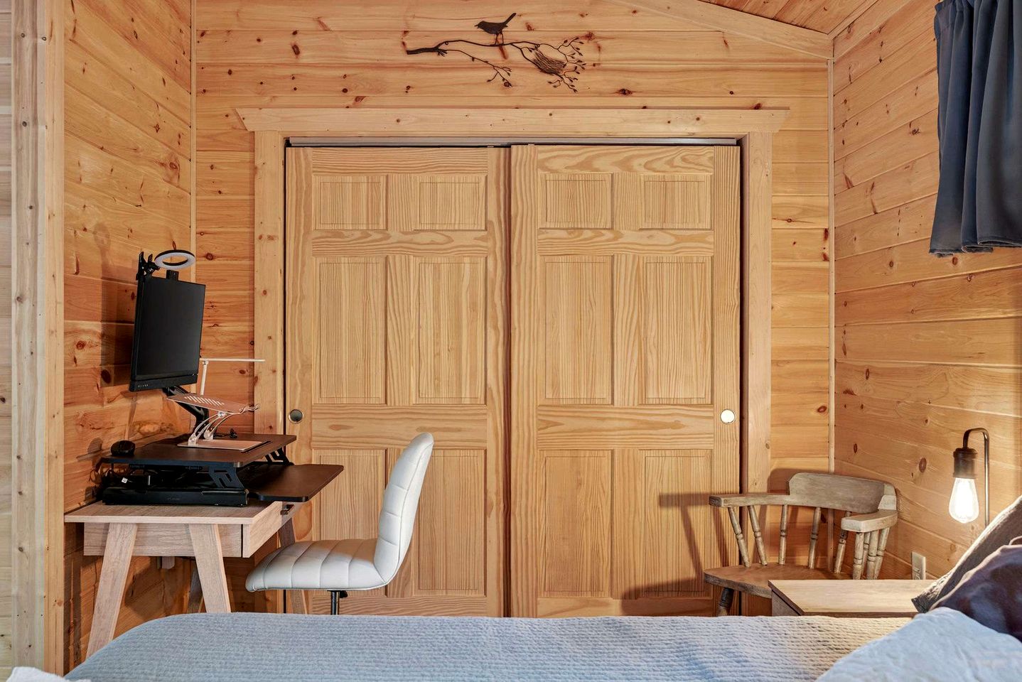 Charming Mountain Cabin with Hot Tub, Fire Pit & Resort Access Near Hedgesville, WV