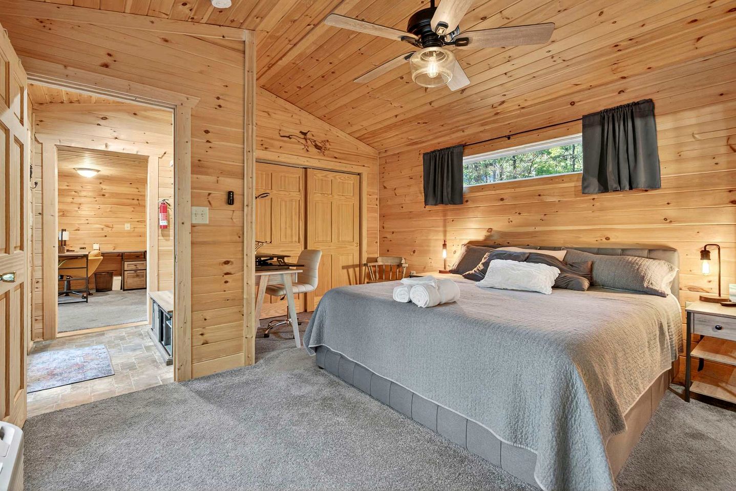 Charming Mountain Cabin with Hot Tub, Fire Pit & Resort Access Near Hedgesville, WV