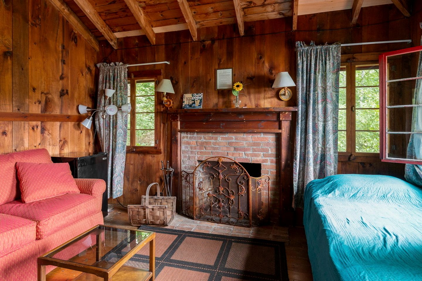 Mountain Cabin Getaway with Fireplace near White Mountains, New Hampshire