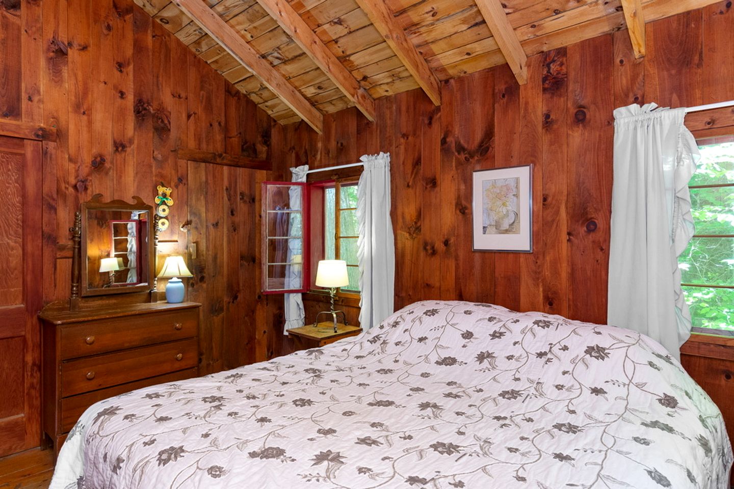 Mountain Cabin Getaway with Fireplace near White Mountains, New Hampshire