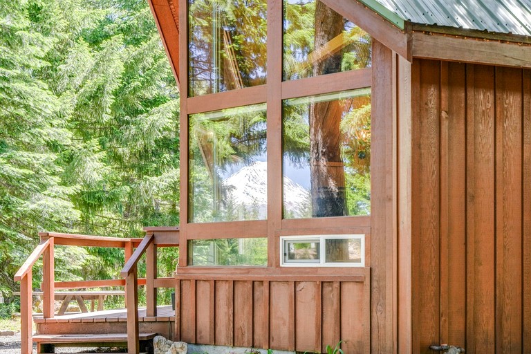 Cabins (United States of America, Trout Lake, Washington)