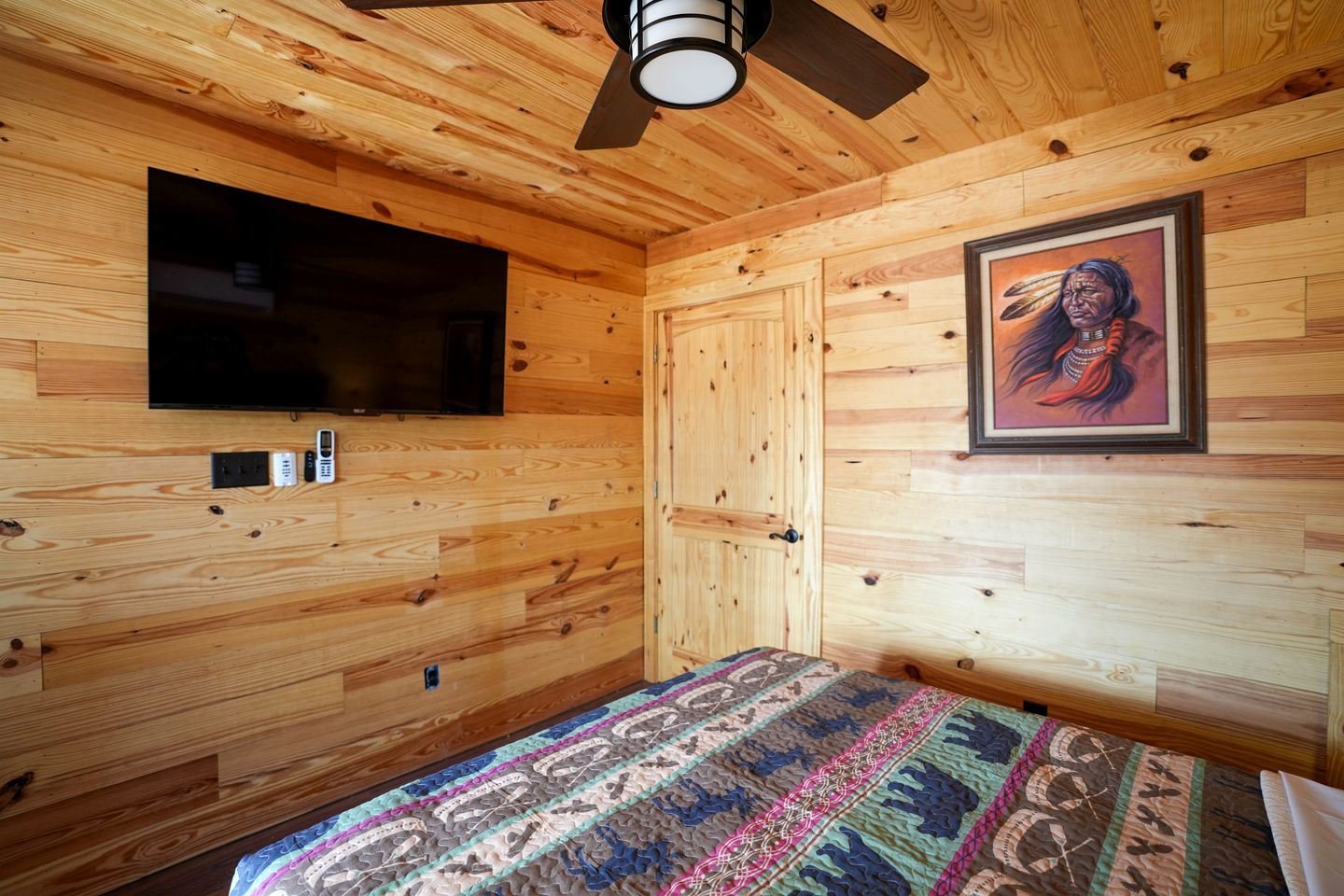 Cabin with Hot Tub and Fire Pit, For Family Glamping near Lake Bridgeport, Texas