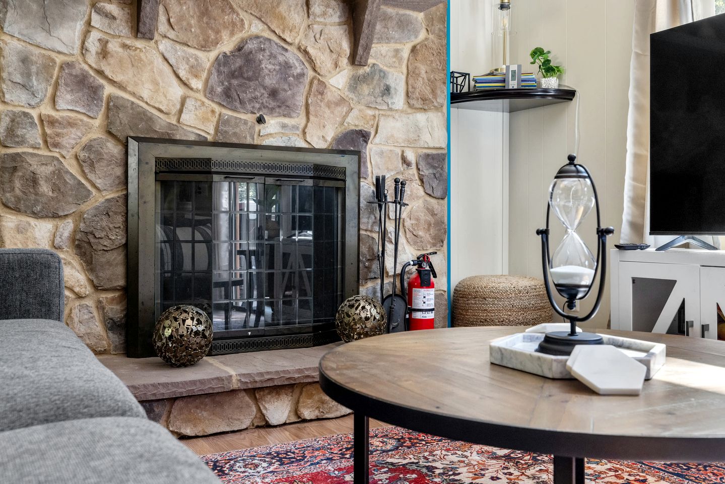 Secluded Pet Friendly Wooden Cabin in Mount Jackson, Virginia