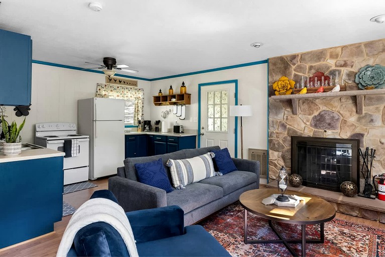Cabin (United States of America, Mount Jackson, Virginia)