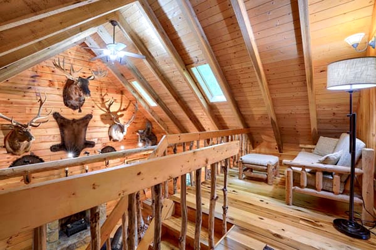 Cozy Log Cabin for an Ohio Outdoor Adventure near Hocking Hills State Park