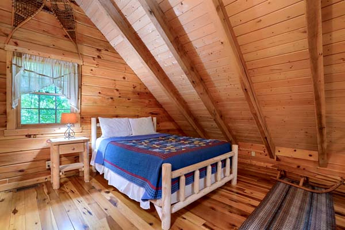 Cozy Log Cabin for an Ohio Outdoor Adventure near Hocking Hills State Park