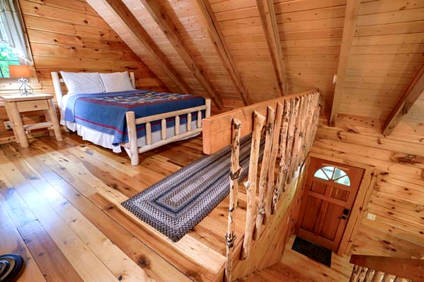 Cozy Log Cabin for an Ohio Outdoor Adventure near Hocking Hills State Park